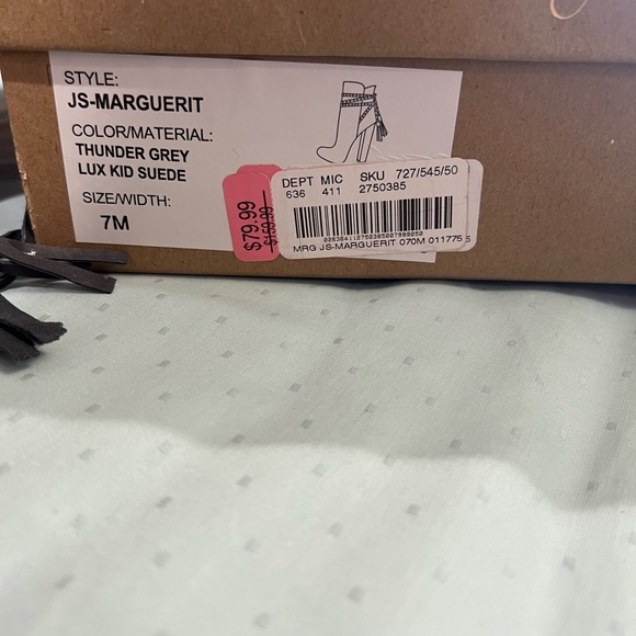 Super cute and comfy! Chunky heel! - Picture 5 of 5